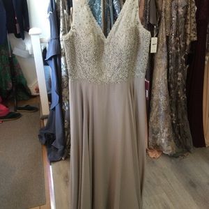Abby Paris #981074- SIZE : 16